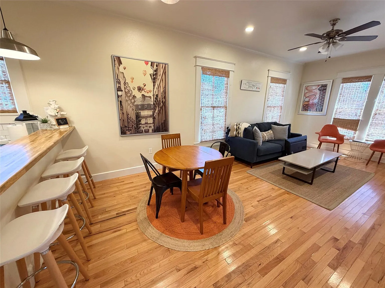2 bed, 1.0 bath, 897 sqft, $2,400 — Photo 3