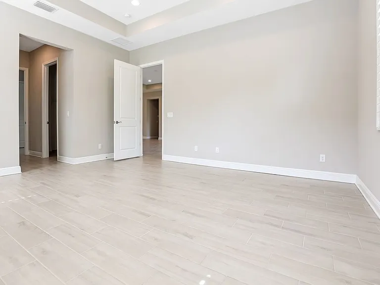6133 Lungo Lago Dr — Photo 22