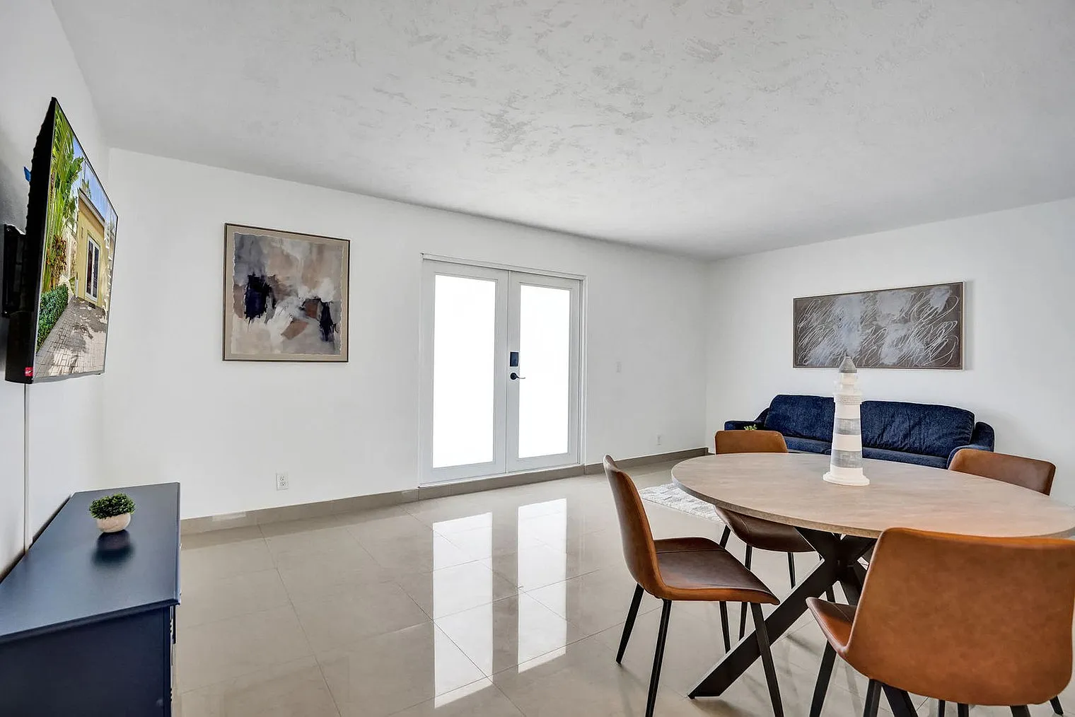 1 bed, 1.0 bath, $2,081 — Photo 3