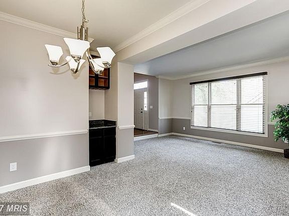 Dining room with Wine Bar