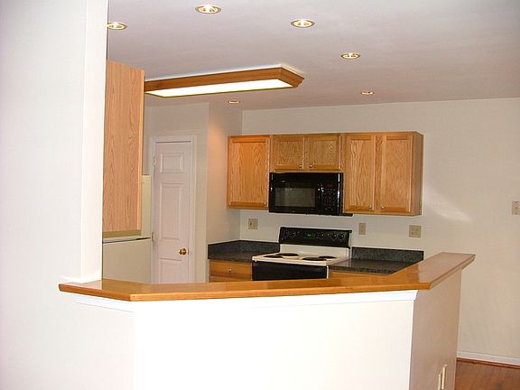 5th image of 120 Green Meadow Cir