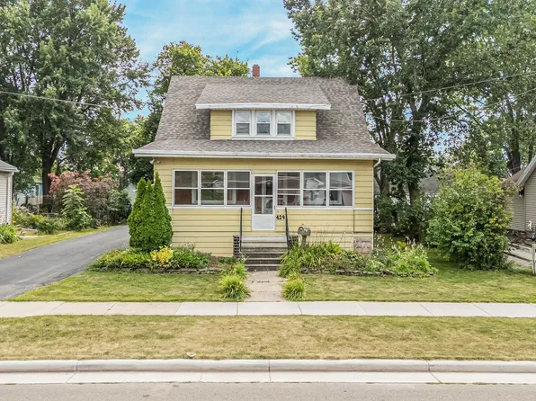 429 E Columbian Ave, Neenah, WI 54956