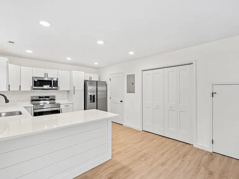 2201 Keith Ave #1 — Photo 10