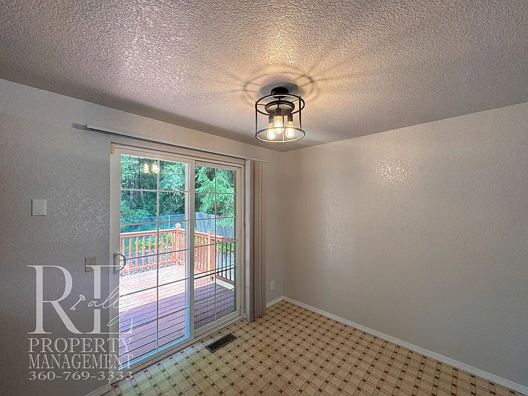 7611 Oak Park Dr NW — Photo 11