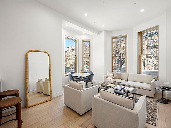 2nd image of 168 Hancock St #2
