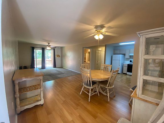 2nd image of 15 E Woodland Ave #15