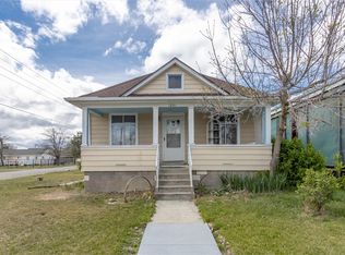 1201 3rd St W, Roundup, MT 59072