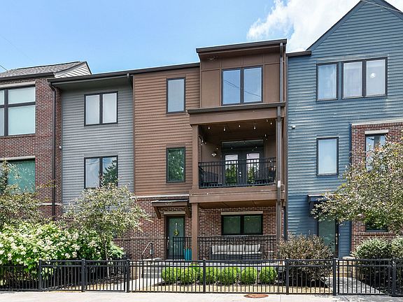2nd image of 1037 N Park Ave