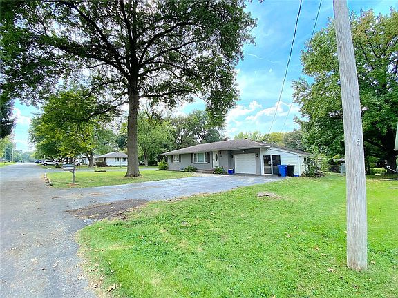 2nd image of 223 Northmoor Pl