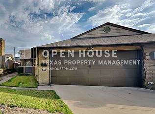 2210 Heritage Cir, Carrollton, TX 75006