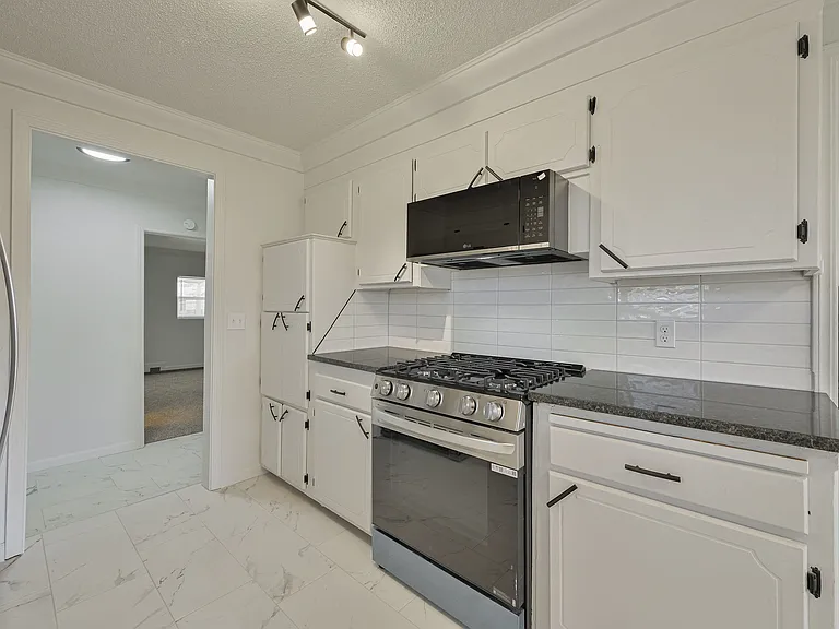 4001 SE 45th St — Photo 14