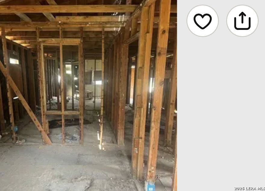 2nd image of 938 INDIANA ST