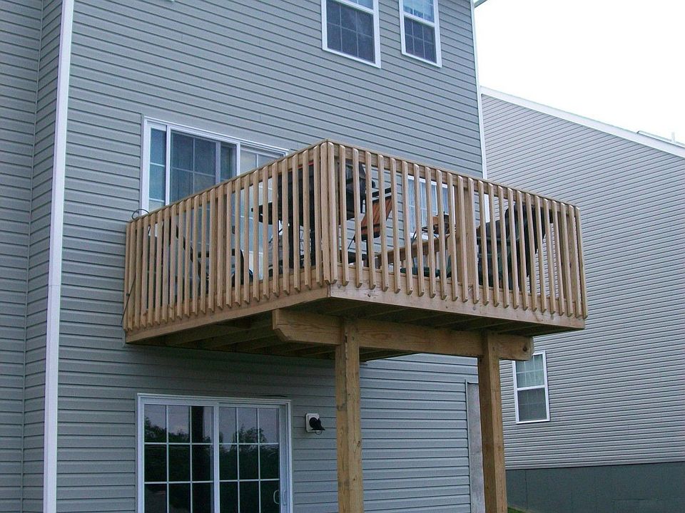 2nd image of 1004 Highview Ct