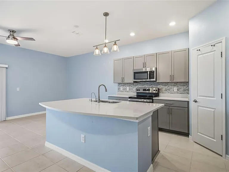 11779 Glenside Ter — Photo 14