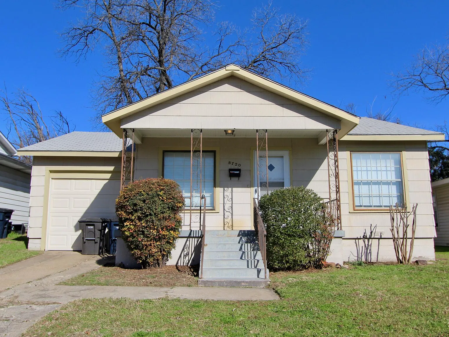 2 bed, 852 sqft, $1,950 — Photo 1