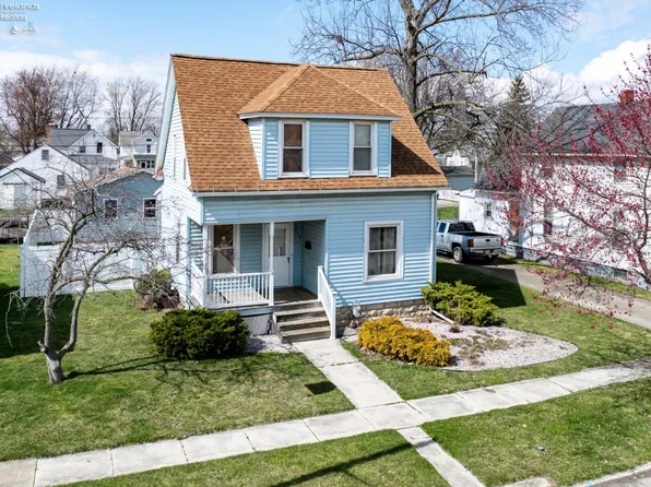 914 Alger St, Fremont, OH 43420