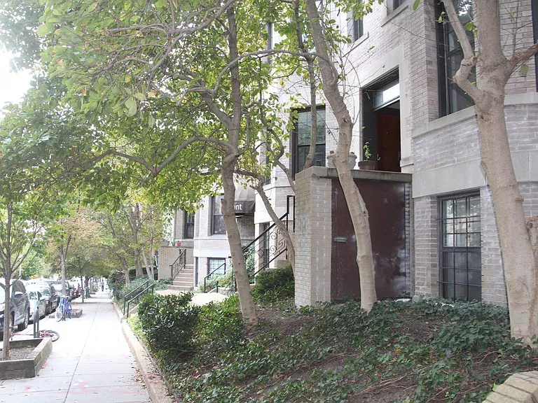 1844 1/2 California St NW — Photo 2