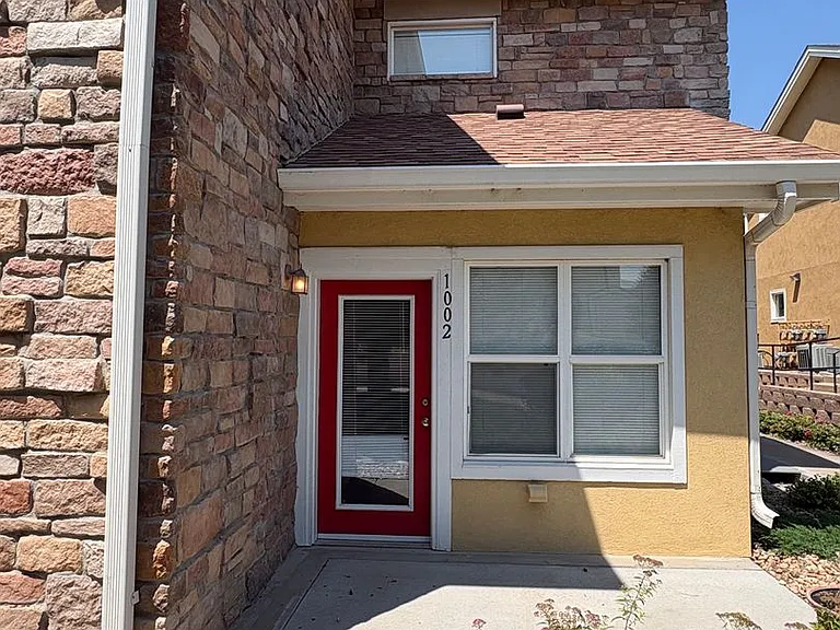1002 Lucca Dr — Photo 24