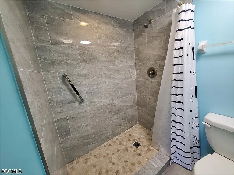 1055 Palm Ave #214 — Photo 24