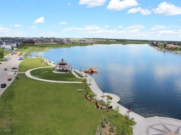 401 E Marina Dr, Chestermere, AB T1X 1V8