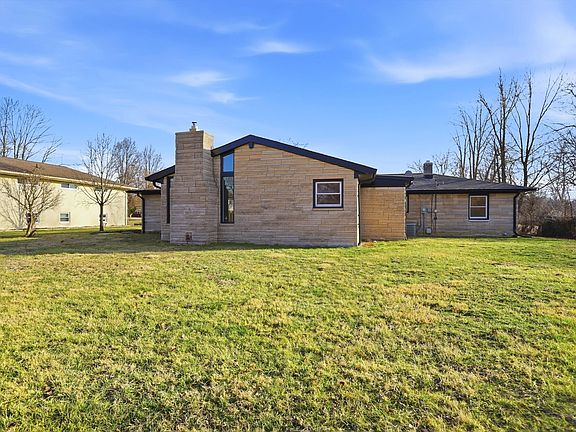 3rd image of 4838 E 72nd St