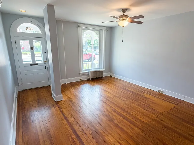 312 E 3rd St #1 — Photo 4