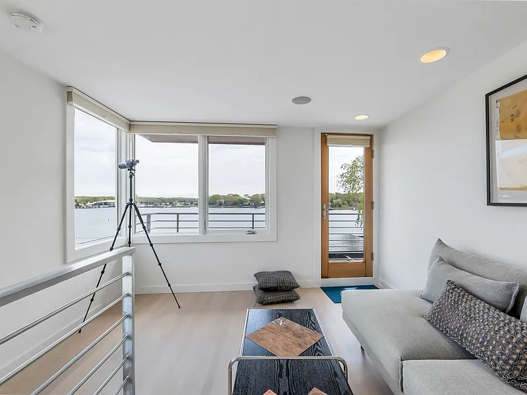 54 Bay View Dr E — Photo 32