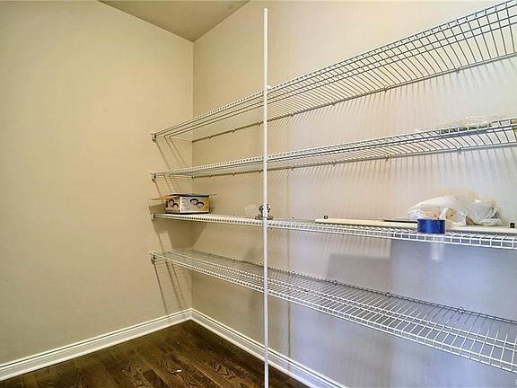 4th image of 23875 Enclave Dr
