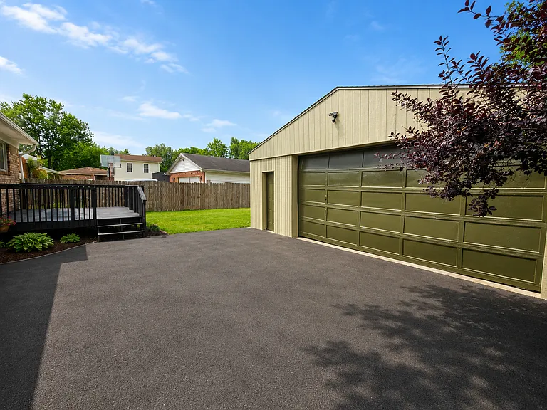 9610 Britannia Ct — Photo 13