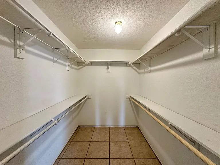 4404 Waterside Dr — Photo 22