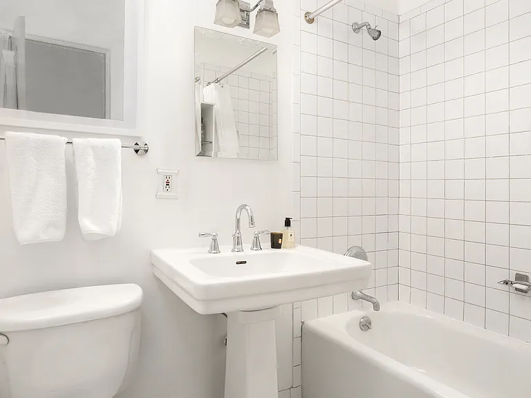 4 Lexington Ave #5P — Photo 5