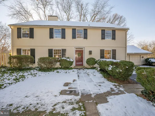 653 Clovelly Ln, Devon, PA 19333