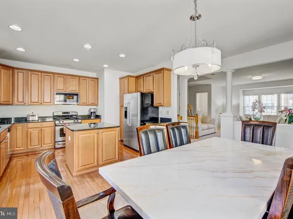 522 Boxwood Ln, Woodbury, NJ 08096