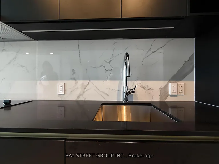 8 Wellesley St E #3910 — Photo 16