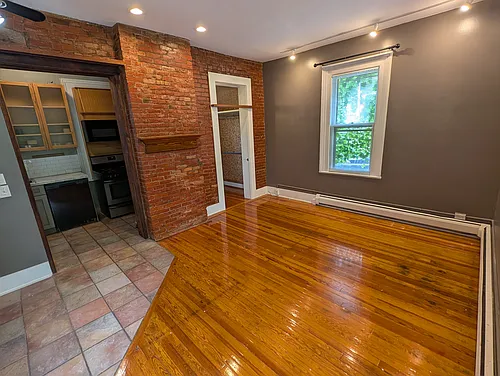 24 Prince St #1-D Photo 1