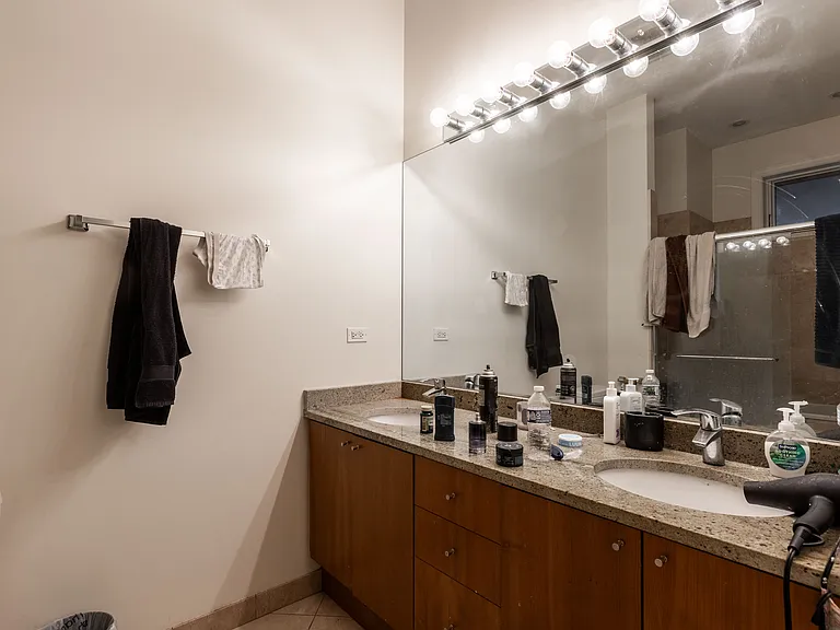 1355 W Augusta Blvd #201 — Photo 3