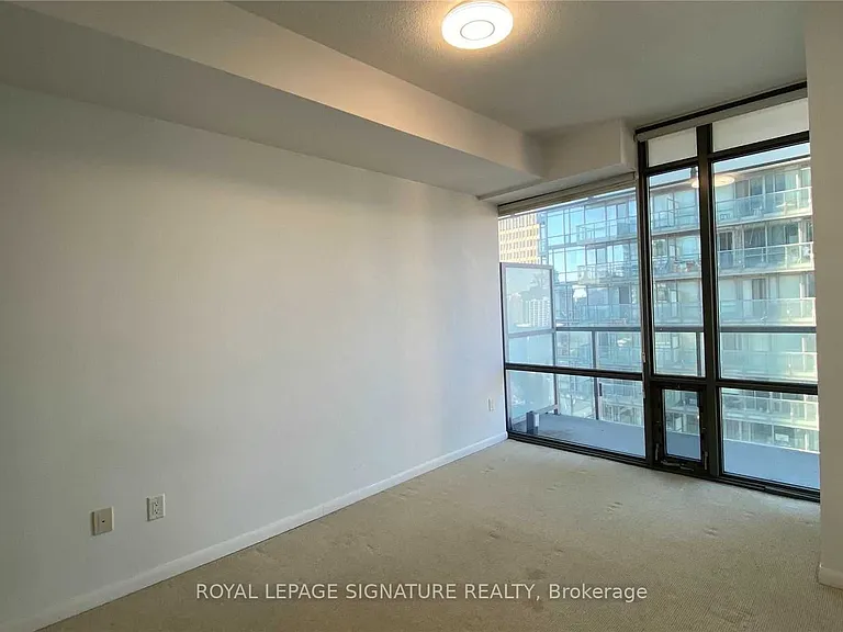 38 Grenville St #2209 — Photo 15