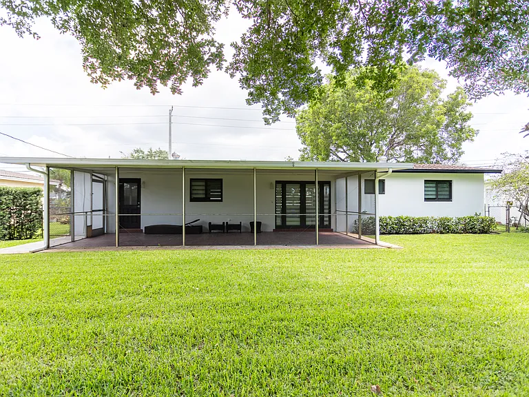 4010 Johnson St — Photo 35