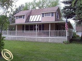 10324 Halsey Rd, Grand Blanc, MI 48439