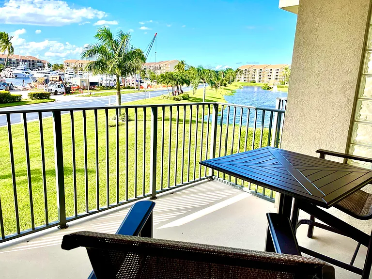 901 Seafarer Cir #202 — Photo 4