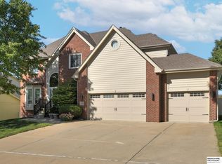 17520 K St, Omaha, NE 68135