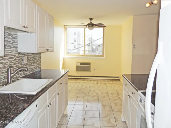 1000 River Rd APT 2K, Belmar, NJ 07719