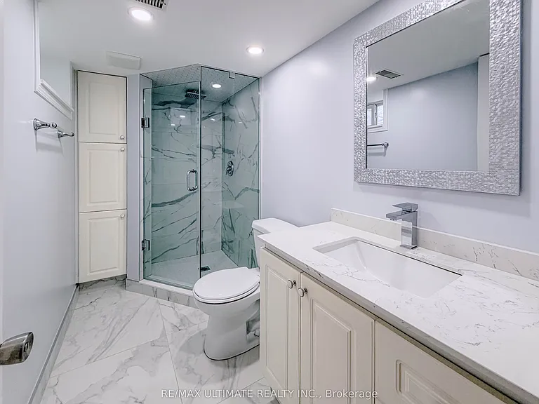 403 Winona Dr #LOWER — Photo 10