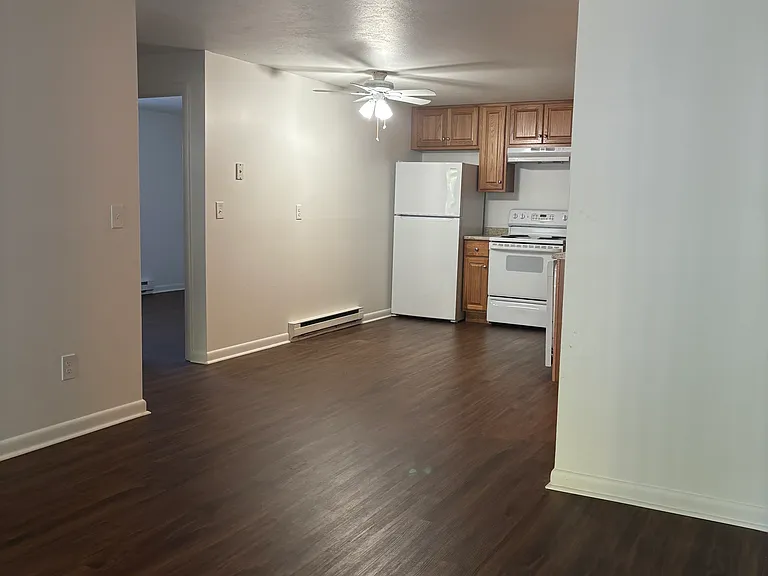 Governor Weare Apartments — Photo 36