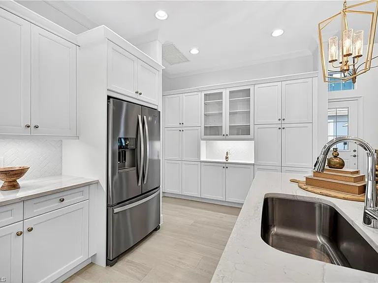 8877 Yucatan Ct — Photo 10