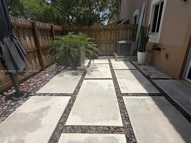 2355 SE 10th St — Photo 23
