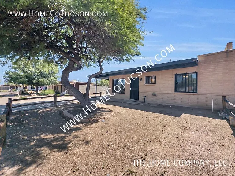 2349 S Saddleback Ave — Photo 2