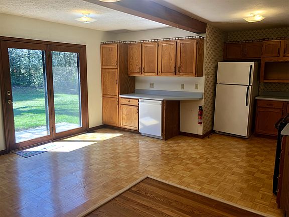 4th image of 4015 Prescott Dr