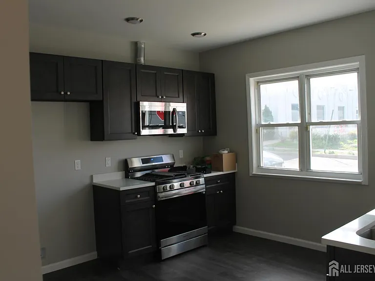 519 Roosevelt Ave #2 — Photo 8