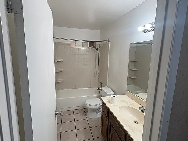 5940 E Illinois Ave — Photo 5